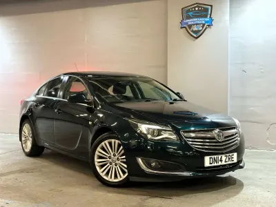 Used Vauxhall Insignia Design Edition 2014 Green Hatchback