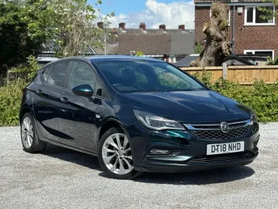 Used Vauxhall Astra Design Edition 2018 Green Hatchback