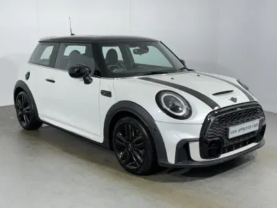 Begagnad Mini Cooper S Hatch 176 HK (129 kW) 2023 Vit Halvkombi