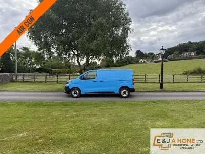 Used Vauxhall Vivaro 120 HP (88 kW) 2024 Blue MPV