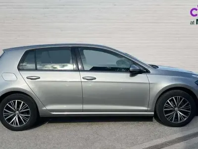 Used VW Golf VII SE 123 HP (90 kW) 2017 Silver Hatchback