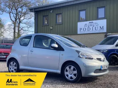 Used Toyota Aygo 67 HP (49 kW) 2007 Blue Hatchback