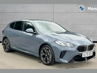 Begagnad BMW 120 M Sport 154 HK (113 kW) 2025 Grå Halvkombi