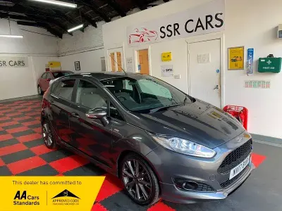 Gebraucht Ford Fiesta ST-Line 140 PS (102 kW) 2017 Grau Kleinwagen