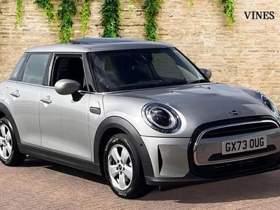 Begagnad Mini Cooper Classic 134 HK (98 kW) 2023 Silver Halvkombi
