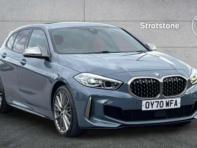 Begagnad BMW M135 Comfort Edition 306 HK (225 kW) 2020 Grå Halvkombi
