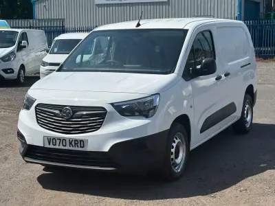 Used Vauxhall Combo Edition 100 HP (73 kW) 2020 White MPV