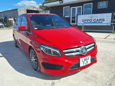 Used Mercedes B180 122 HP (89 kW) 2015 Red Hatchback