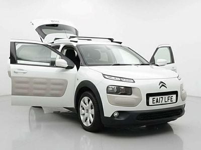 Used Citroën C4 PureTech 2017 White SUV
