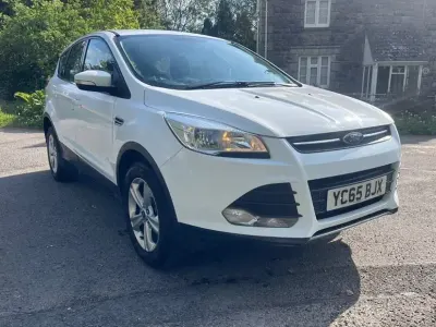 Begagnad Ford Kuga Zetec 150 HK (110 kW) 2015