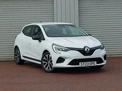 Used Renault Clio Evolution 145 HP (106 kW) 2023 White Hatchback