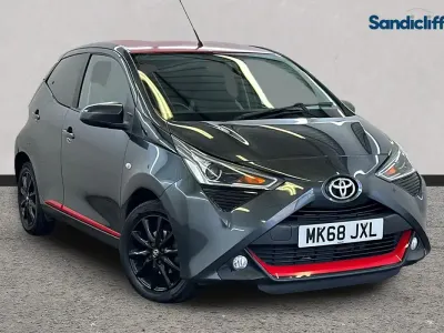 Used Toyota Aygo x-press 71 HP (52 kW) 2018 Grey Hatchback