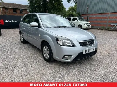 Used Kia Rio 109 HP (80 kW) 2011 Silver Hatchback