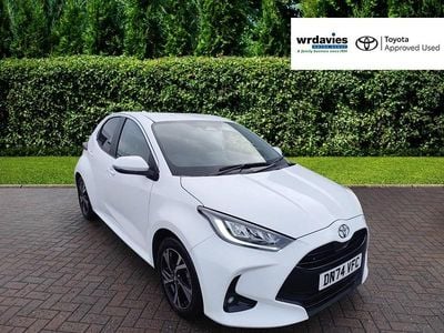 Used Toyota Yaris Hybrid Design 116 HP (85 kW) 2024 Pure white Hatchback