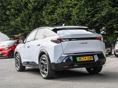 Used Peugeot e-3008 GT 152 kW (207 HP) 2024 White SUV