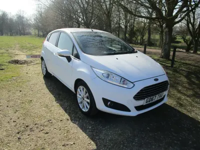 Używany Ford Fiesta Titanium 2018 Biały Hatchback