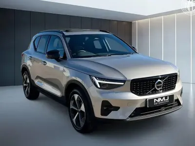 Used Volvo XC40 Ultimate 2023 Gold SUV