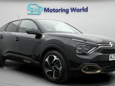 Używany Citroën C4 PureTech 131 KM (96 kW) 2022 Czarny Hatchback