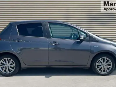 Used Toyota Yaris Hybrid 100 HP (73 kW) 2019 Grey Hatchback
