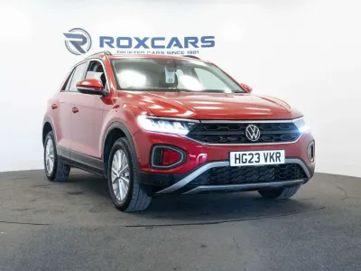 Used VW T-Roc Life 110 HP (80 kW) 2023 Red SUV