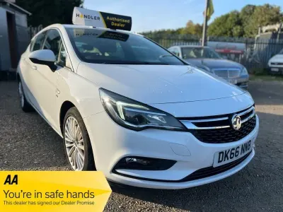 Used Vauxhall Astra Elite 2016 White Hatchback