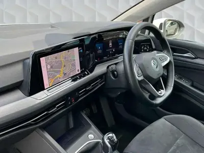 Używany VW Golf VII Style 130 KM (95 kW) 2020 Biały Hatchback