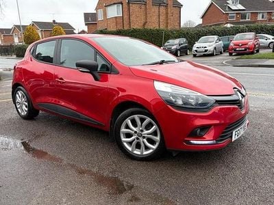 Used Renault Clio IV Play 2017 Red Hatchback