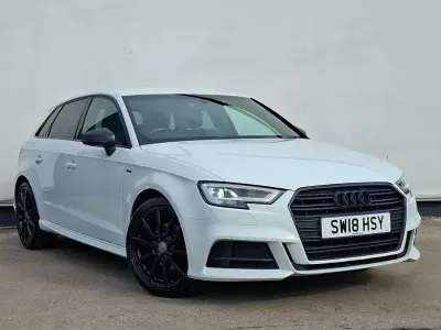 Usado Audi A3 Black Edition 150 CV (110 kW) 2018 Blanco Berlina