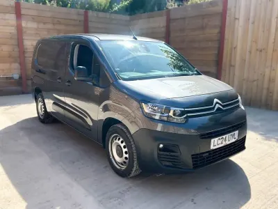 Used Citroën Berlingo 100 HP (73 kW) 2024 Grey MPV