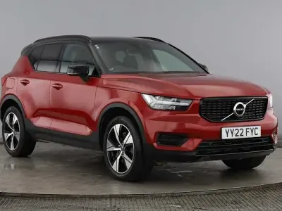 Used Volvo XC40 R-Design 211 HP (155 kW) 2021 Red SUV