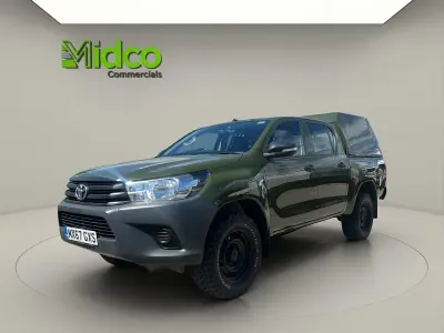Used Toyota HiLux Active 150 HP (110 kW) 2017 Green Pickup