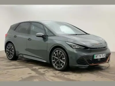 Usado Cupra Born e-Boost 239 kW (326 CV) 2024 Verde Utilitario