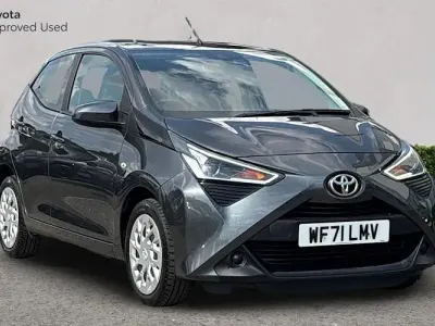 Used Toyota Aygo X-play 72 HP (52 kW) 2021 Decuma grey Hatchback