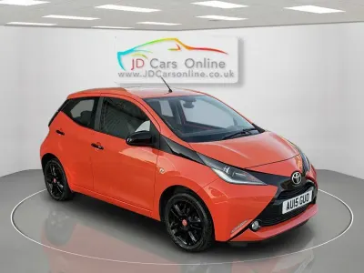 Used Toyota Aygo X-cite 68 HP (50 kW) 2015 Orange Hatchback