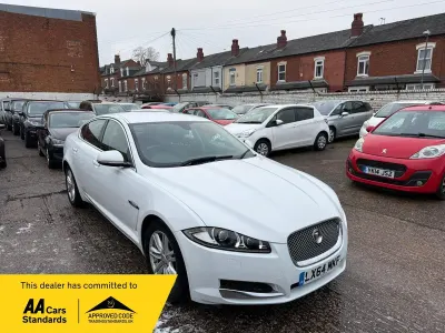 Gebraucht Jaguar XF Luxury 163 PS (119 kW) 2014 Weiß Limousine