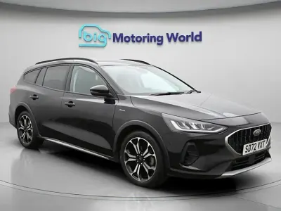 Begagnad Ford Focus Active X 120 HK (88 kW) 2022 Svart Kombi
