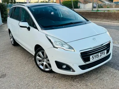 Used Peugeot 5008 Active 2015 White MPV