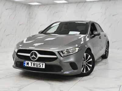 Używany Mercedes A180 SE 116 KM (85 kW) 2020 Szary Hatchback