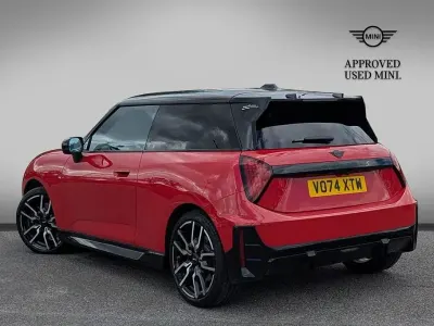 Used Mini Cooper SE Hatch 158 kW (215 HP) 2024 Red Hatchback