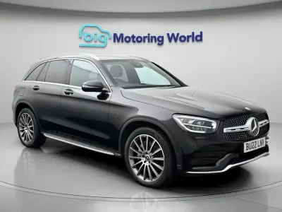 Käytetty Mercedes GLC220 AMG line 194 HP (142 kW) 2022 Musta Farmari