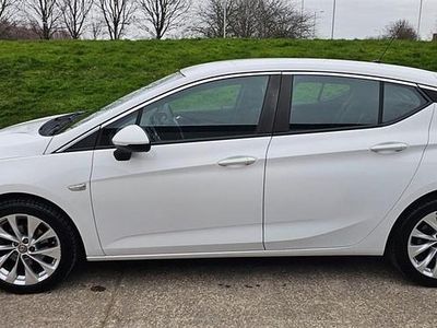 Used Vauxhall Astra Design Edition 2016 White Hatchback