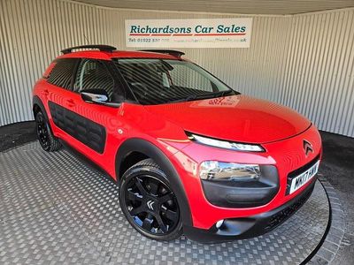Used Citroën C4 Cactus Flair 100 HP (73 kW) 2017 Red Hatchback