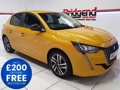 Used Peugeot 208 Active+ 100 HP (73 kW) 2023 Yellow Hatchback