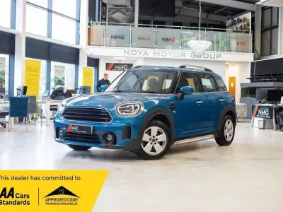 Begagnad Mini Cooper Classic 136 HK (100 kW) 2020 Blå Halvkombi