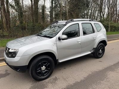 Used Dacia Duster Lauréate 110 HP (80 kW) 2015 Silver SUV