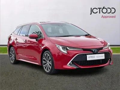 Used Toyota Corolla 180 HP (132 kW) 2020 Red Estate