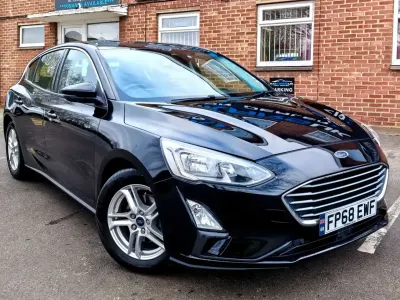 Begagnad Ford Focus Zetec 125 HK (91 kW) 2018 Svart Halvkombi