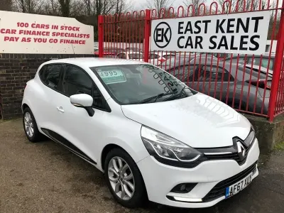 Used Renault Clio Dynamique 75 HP (55 kW) 2017 White Hatchback