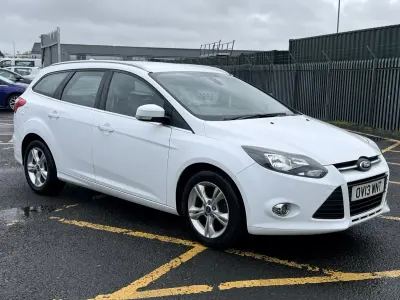 Used Ford Focus Zetec 125 HP (91 kW) 2013 White Estate