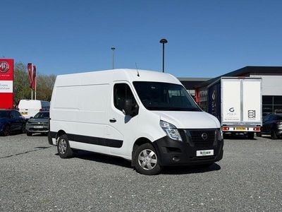 Used Nissan Interstar Tekna 135 HP (99 kW) 2024 White Van
